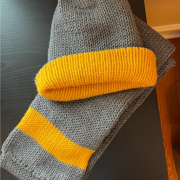 Handmade Marching Winter Hat & Scarf Set - Picture 5 of 5